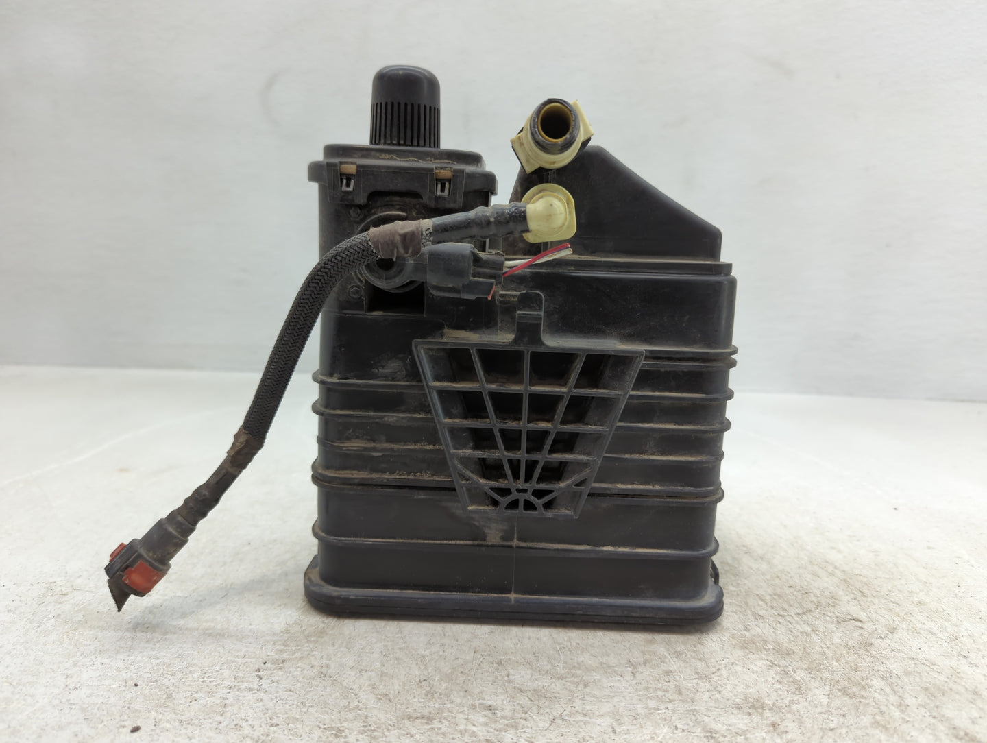 2015 Chevrolet Cruze Fuel Vapor Charcoal Canister - Oemusedautoparts1.com