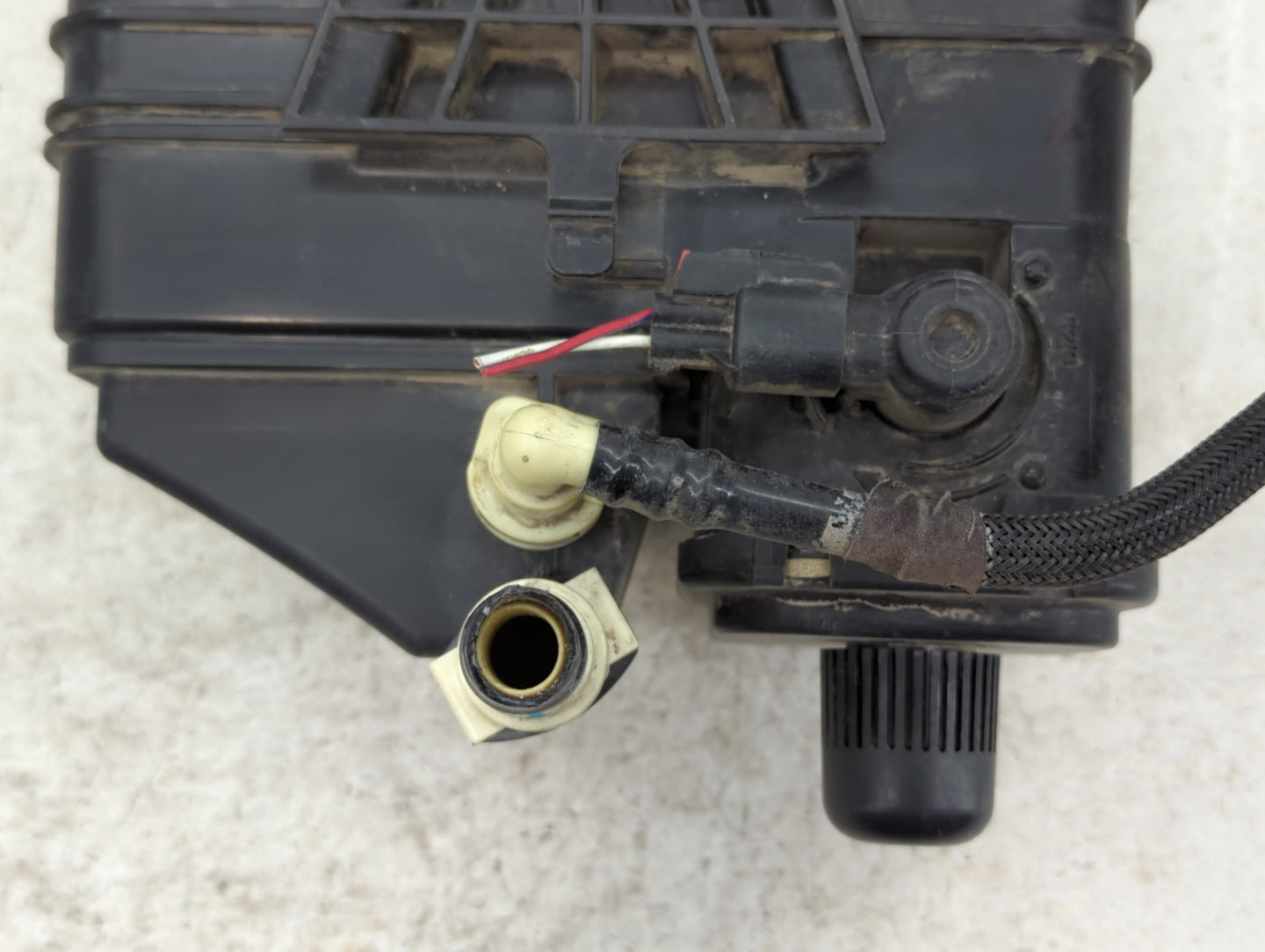 2015 Chevrolet Cruze Fuel Vapor Charcoal Canister 851354 - Oemusedautoparts1.com