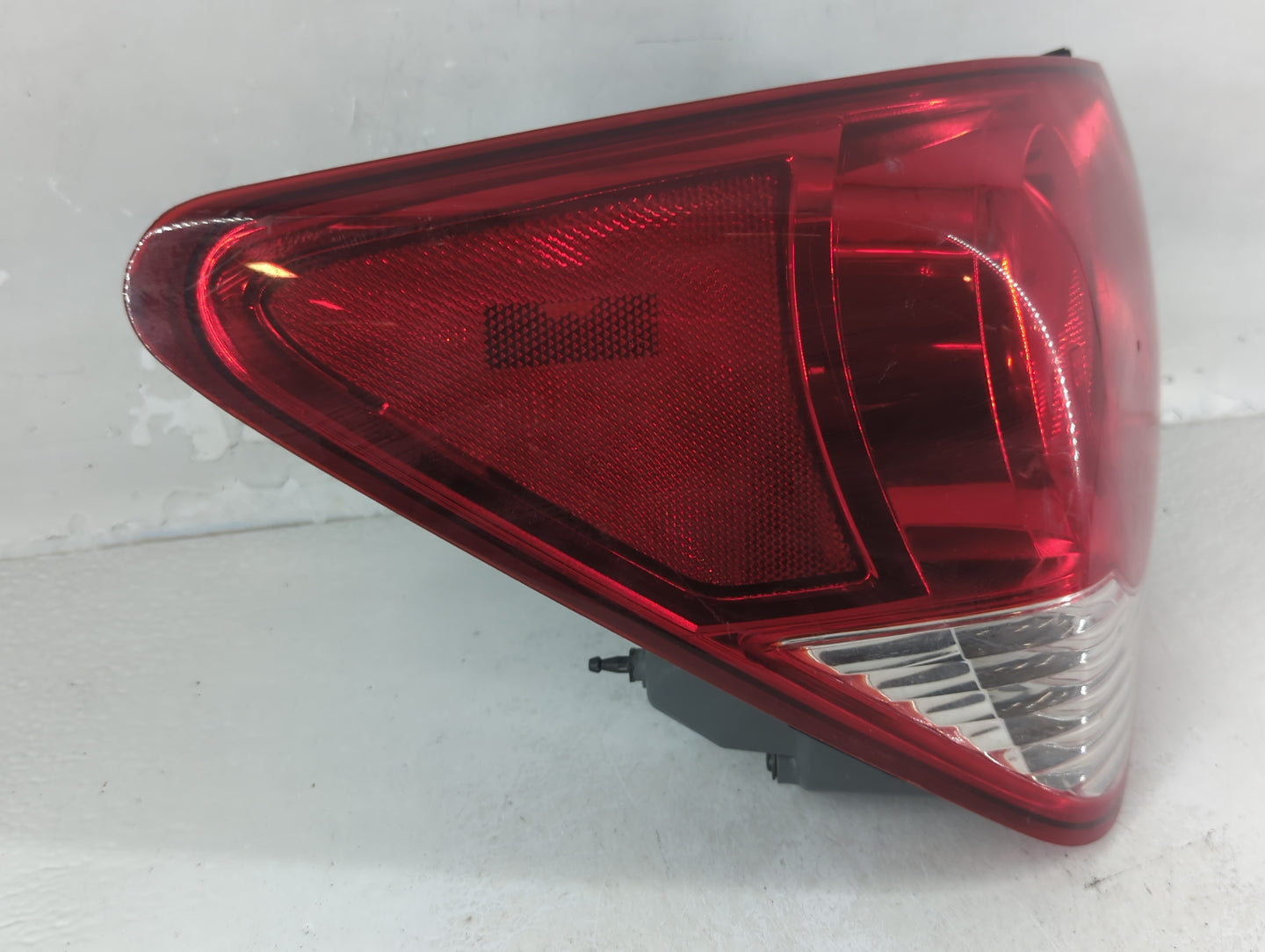 2011-2016 Chevrolet Cruze Tail Light Assembly Driver Left OEM Fits Fits 2011 2012 2013 2014 2015 2016 OEM Used Auto Parts - 
