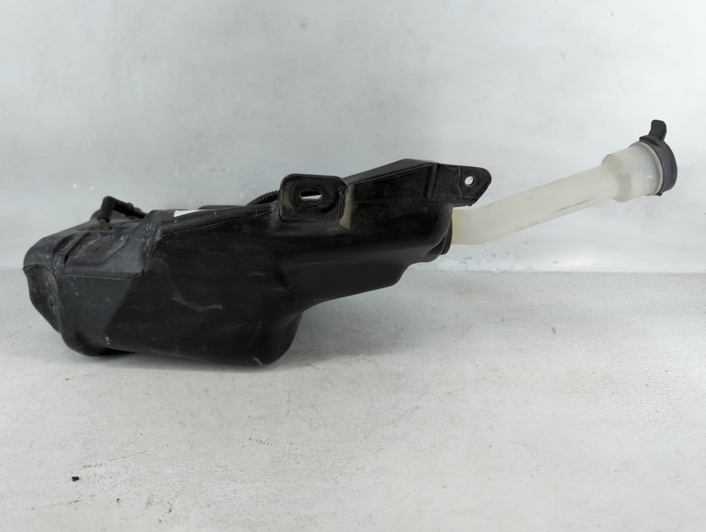 2011-2016 Chevrolet Cruze Windshield Washer Fluid Reservoir Bottle Oem - Oemusedautoparts1.com