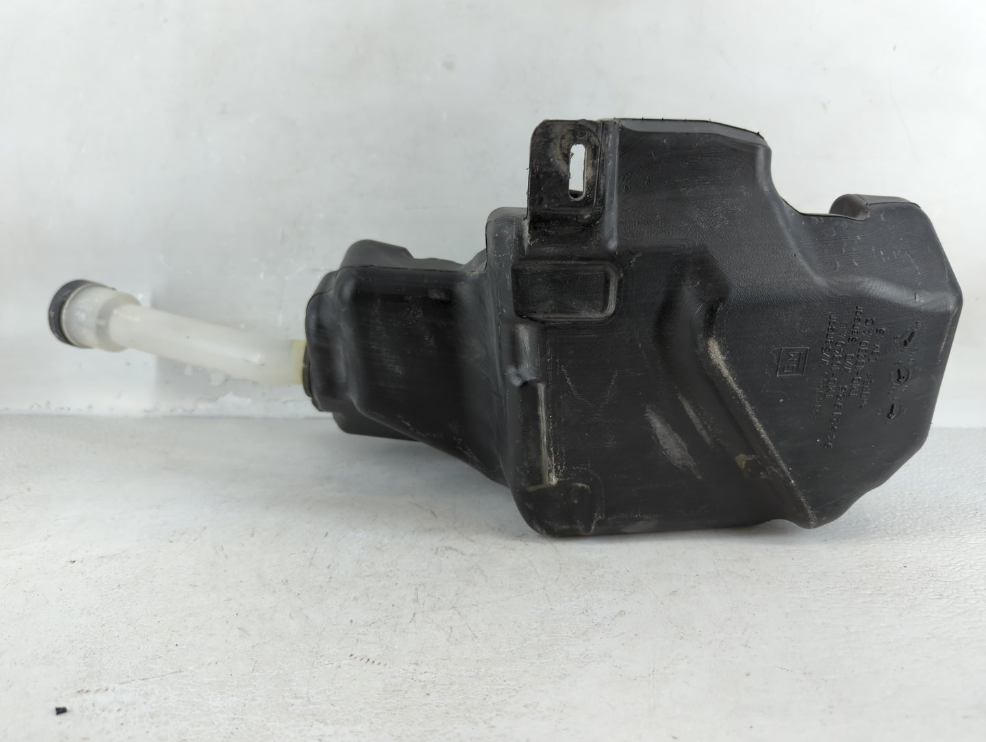 2011-2016 Chevrolet Cruze Windshield Washer Fluid Reservoir Bottle Oem - Oemusedautoparts1.com
