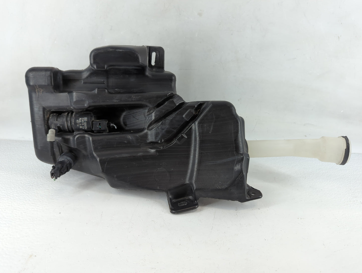 2011-2016 Chevrolet Cruze Windshield Washer Fluid Reservoir Bottle Oem - Oemusedautoparts1.com