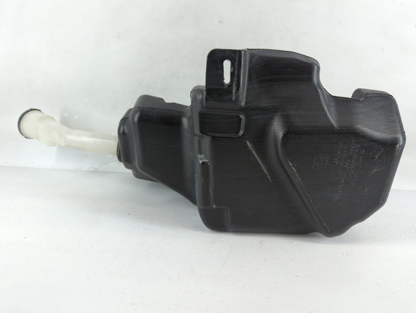2011-2016 Chevrolet Cruze Windshield Washer Fluid Reservoir Bottle Oem - Oemusedautoparts1.com