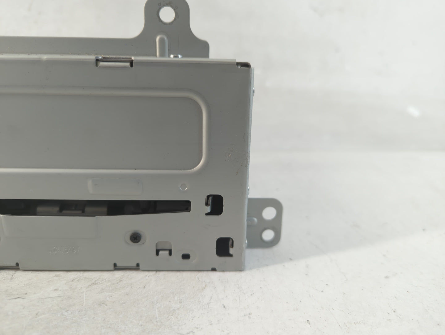 2013-2016 Chevrolet Cruze Radio AM FM Cd Player Receiver Replacement P/N:22976137 Fits Fits 2013 2014 2015 2016 OEM Used Aut