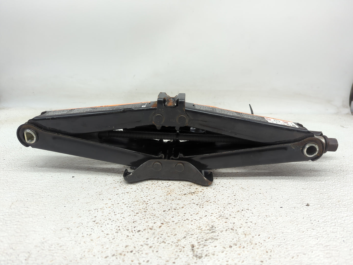 2015 Chevrolet Cruze Spare Scissor Car Jack Black - Oemusedautoparts1.com