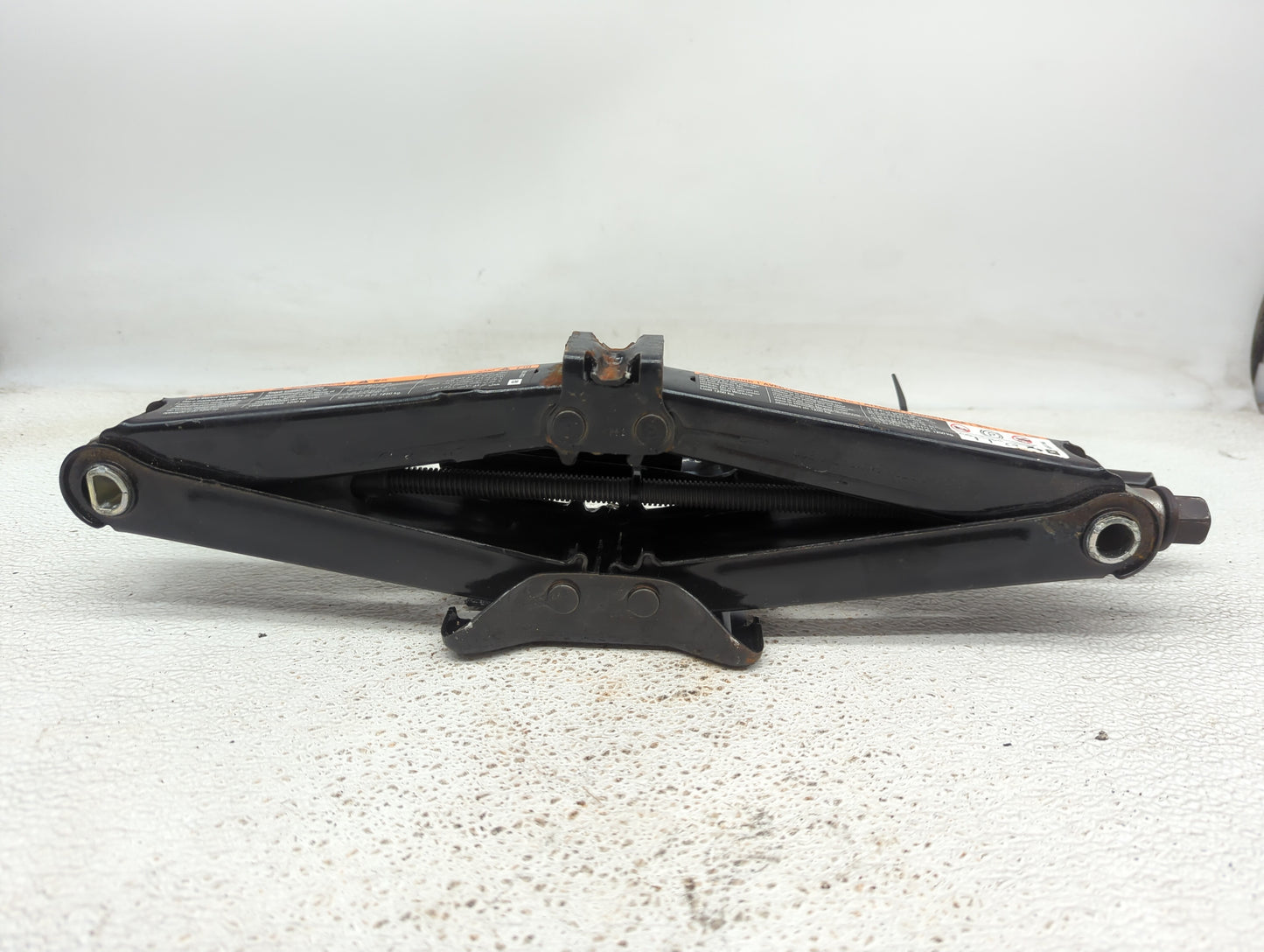 2015 Chevrolet Cruze Spare Scissor Car Jack Black - Oemusedautoparts1.com
