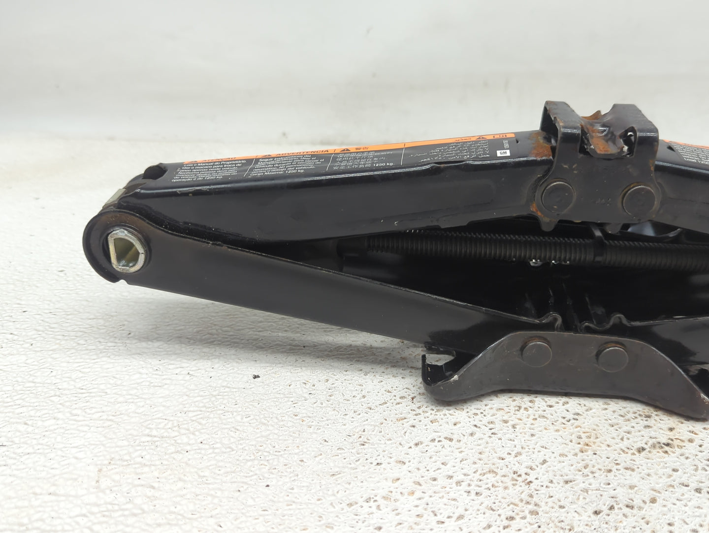 2015 Chevrolet Cruze Spare Scissor Car Jack Black - Oemusedautoparts1.com