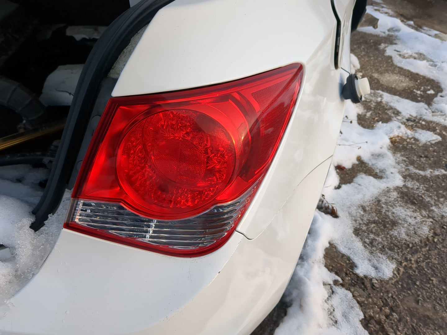 2011-2016 Chevrolet Cruze Tail Light Assembly Passenger Right OEM Fits Fits 2011 2012 2013 2014 2015 2016 OEM Used Auto Part