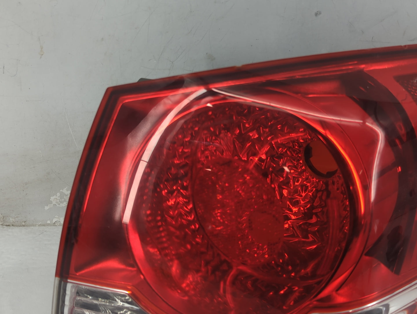 2011-2016 Chevrolet Cruze Tail Light Assembly Passenger Right OEM Fits Fits 2011 2012 2013 2014 2015 2016 OEM Used Auto Part
