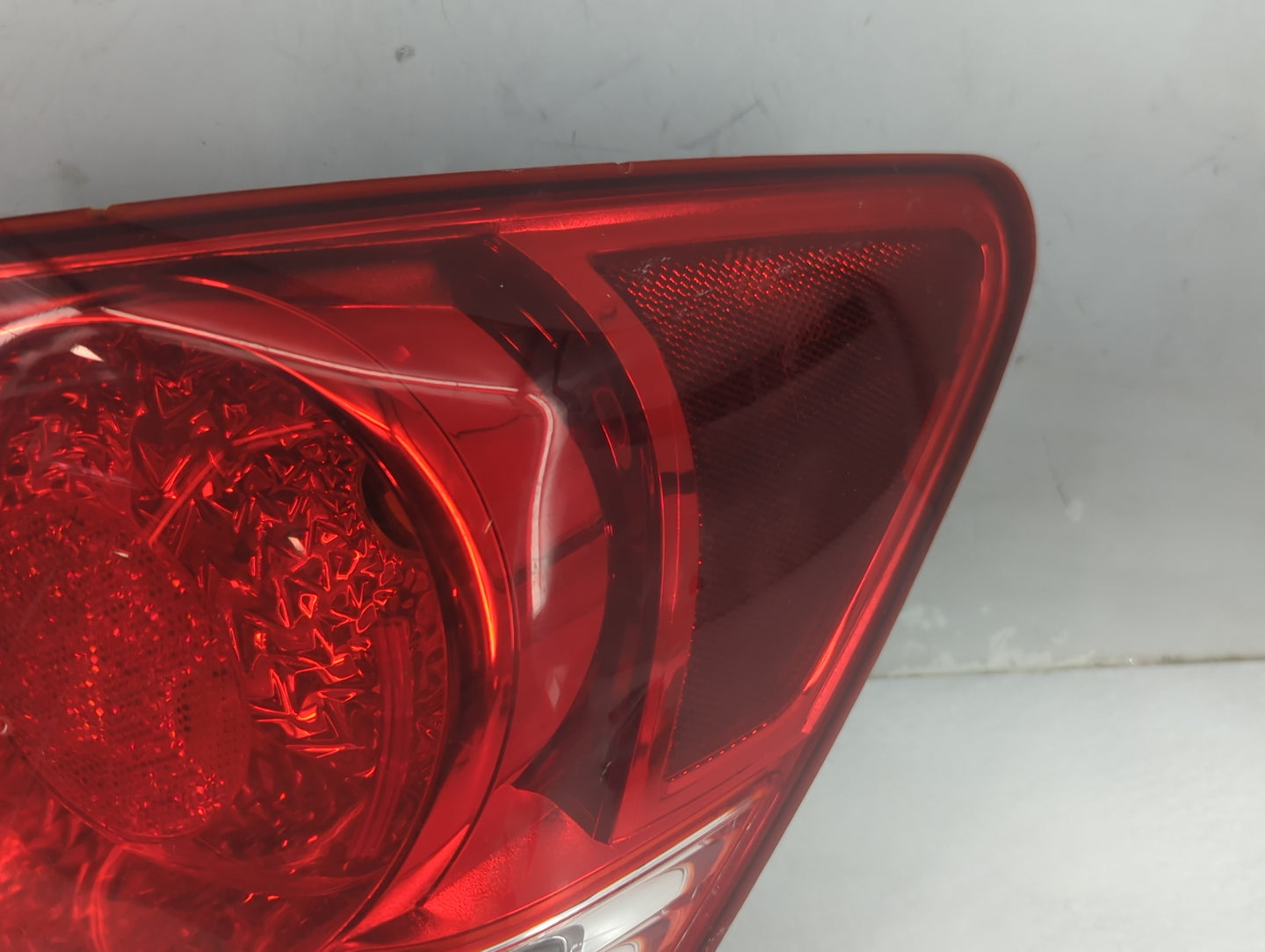 2011-2016 Chevrolet Cruze Tail Light Assembly Passenger Right OEM Fits Fits 2011 2012 2013 2014 2015 2016 OEM Used Auto Part