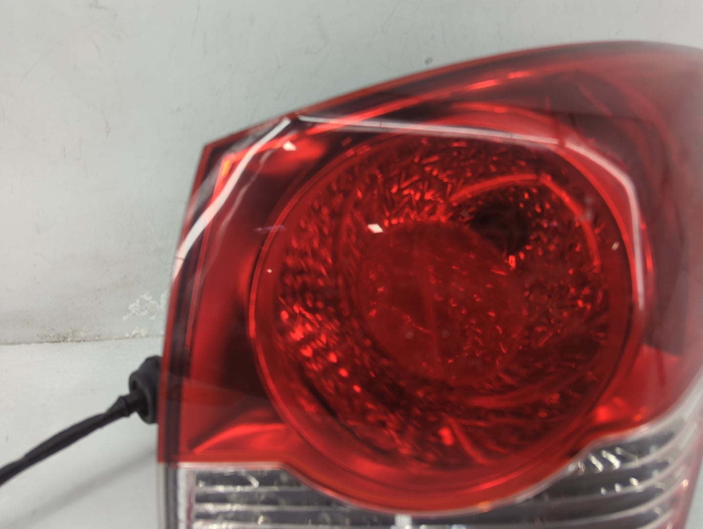 2011-2016 Chevrolet Cruze Tail Light Assembly Passenger Right OEM Fits Fits 2011 2012 2013 2014 2015 2016 OEM Used Auto Part