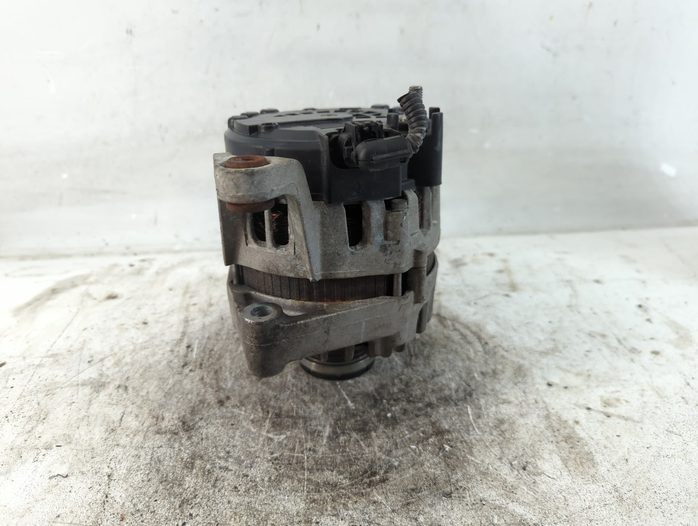 2012-2016 Chevrolet Cruze Alternator Replacement Generator Charging Assembly Engine OEM P/N:13588290 Fits OEM Used Auto Part