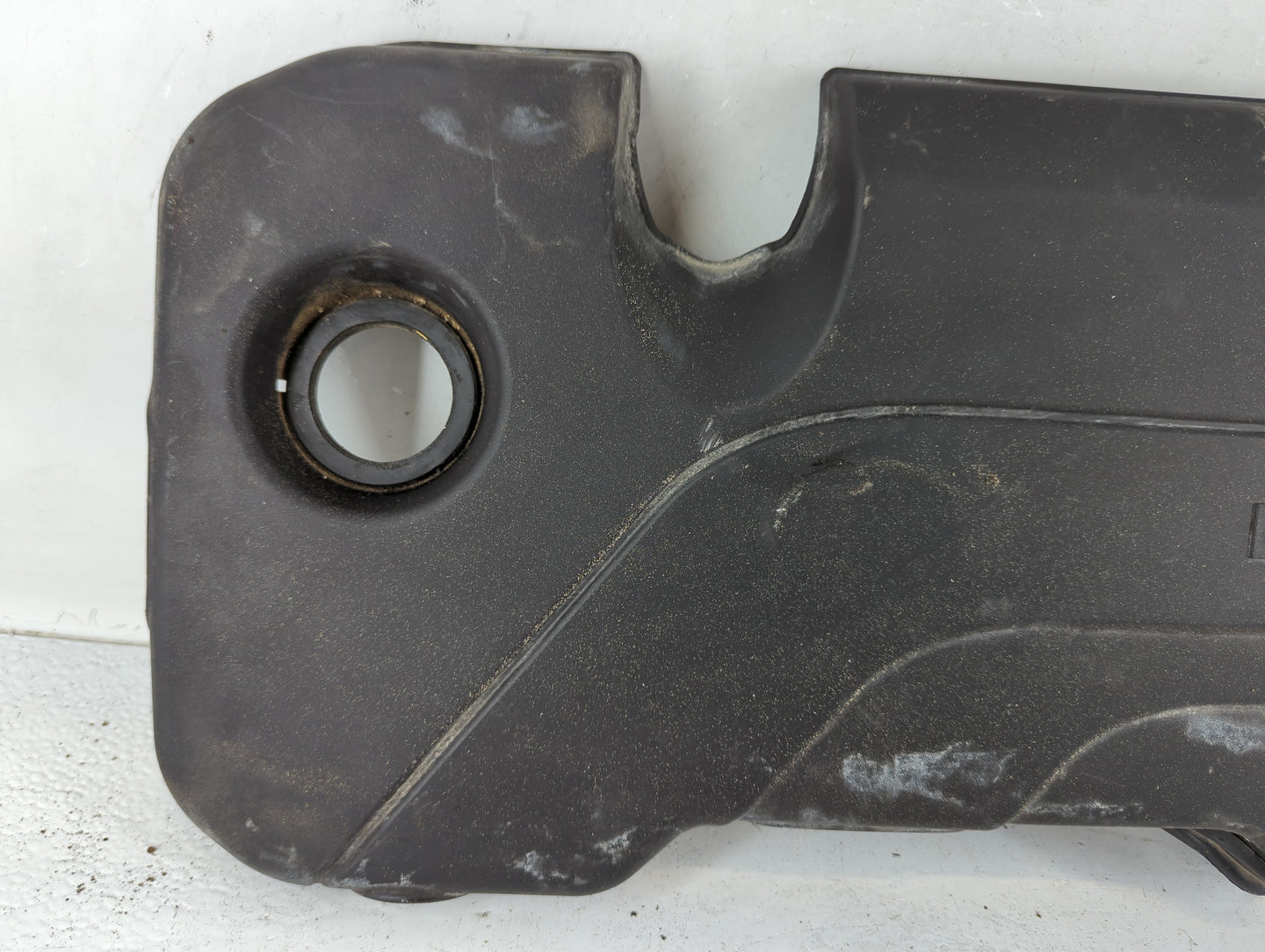 2015 Chevrolet Cruze Engine Cover - Oemusedautoparts1.com