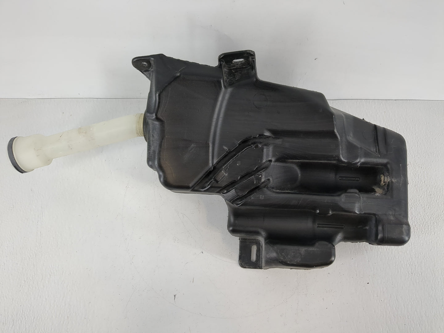 Chevrolet Cruze Limited Windshield Washer Fluid Reservoir Bottle Oem - Oemusedautoparts1.com