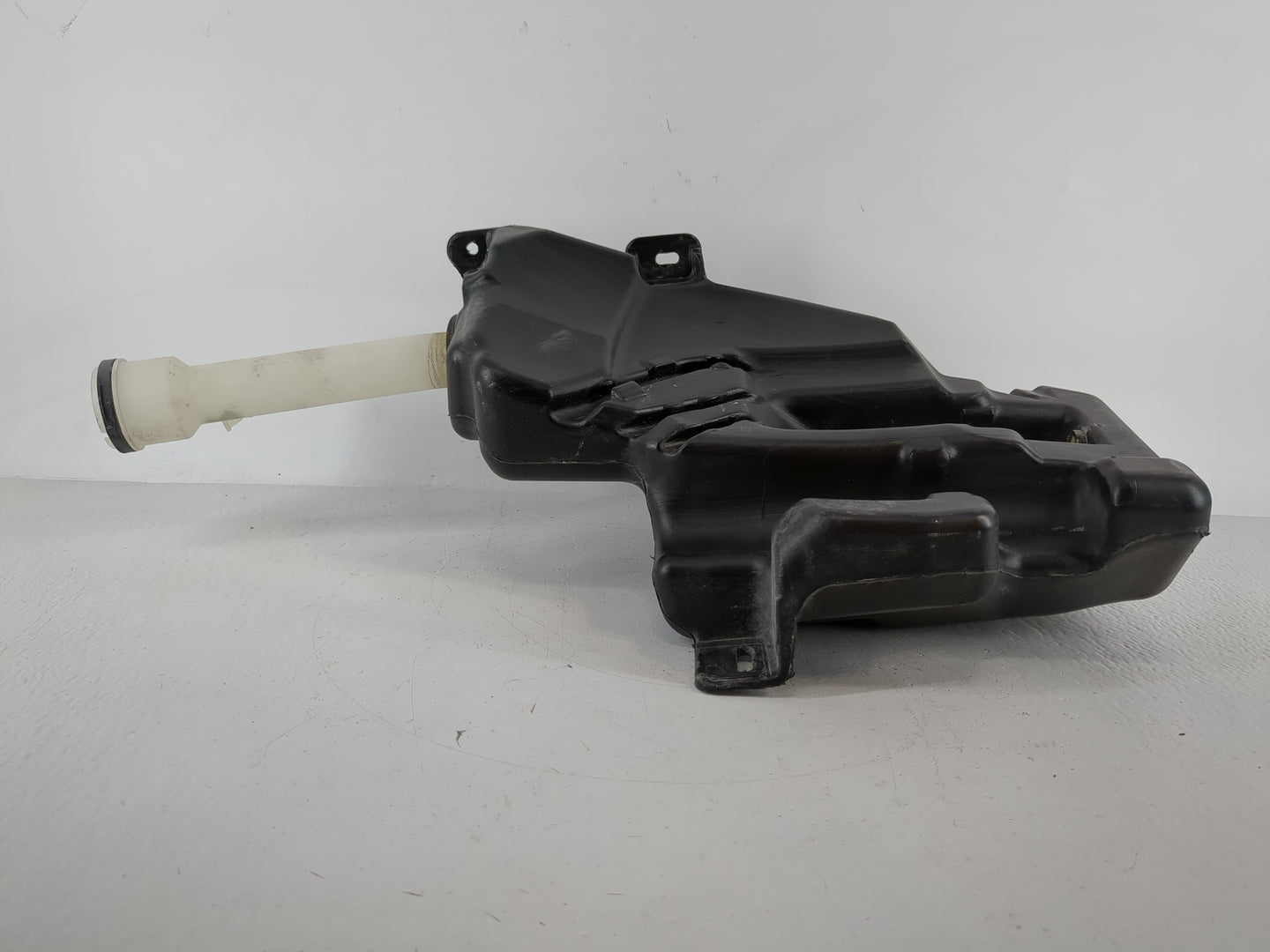 Chevrolet Cruze Limited Windshield Washer Fluid Reservoir Bottle Oem - Oemusedautoparts1.com