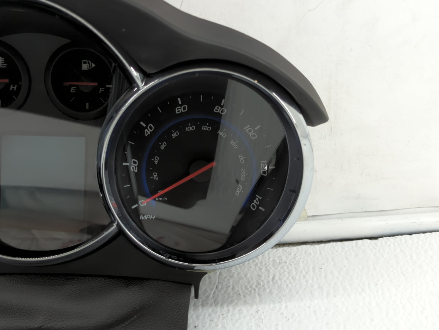 2015 Chevrolet Cruze Limited Instrument Cluster Speedometer Gauges P/N:42362673 Fits Fits 2016 OEM Used Auto Parts - Oemused