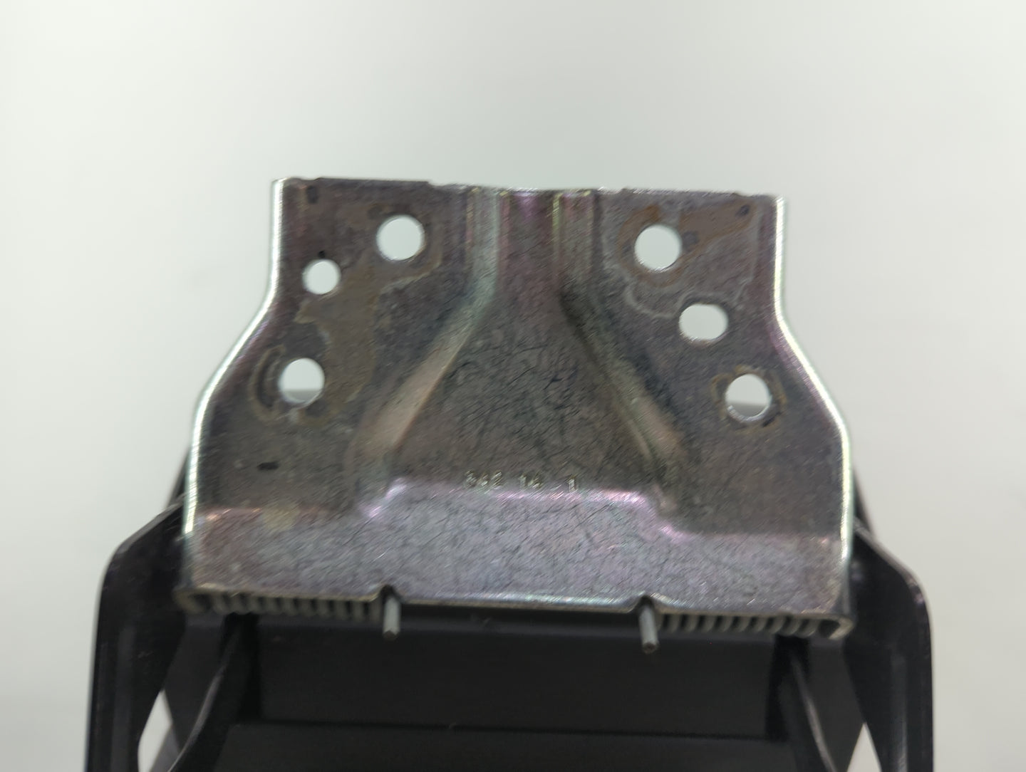 2014-2017 Chevrolet Equinox Center Console Armrest Cover Lid Fits Fits 2014 2015 2016 2017 OEM Used Auto Parts - Oemusedauto