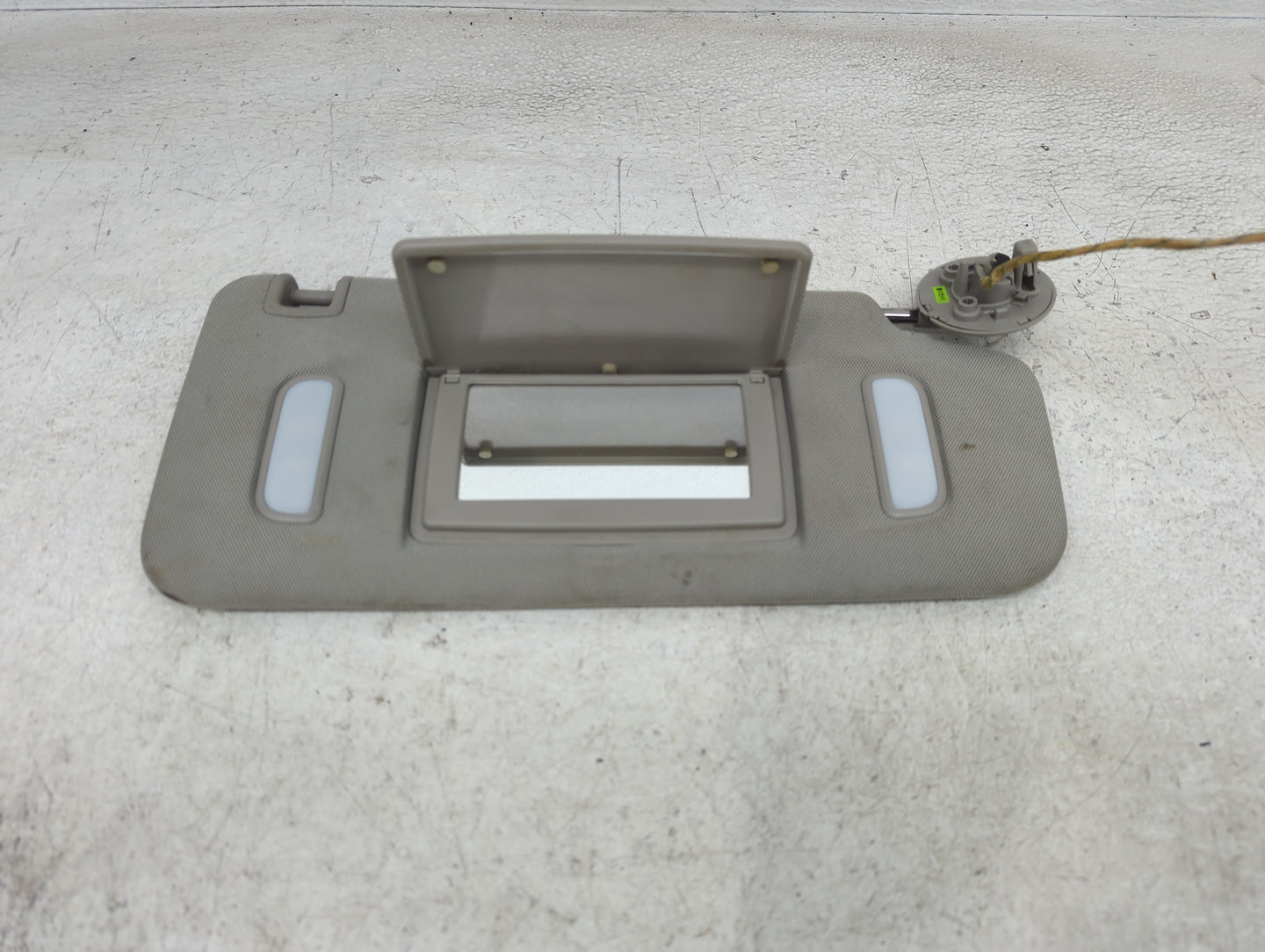 2010-2017 Chevrolet Equinox Sun Visor Shade Replacement Passenger Right Mirror Fits Fits 2010 2011 2012 2013 2014 2015 2016 