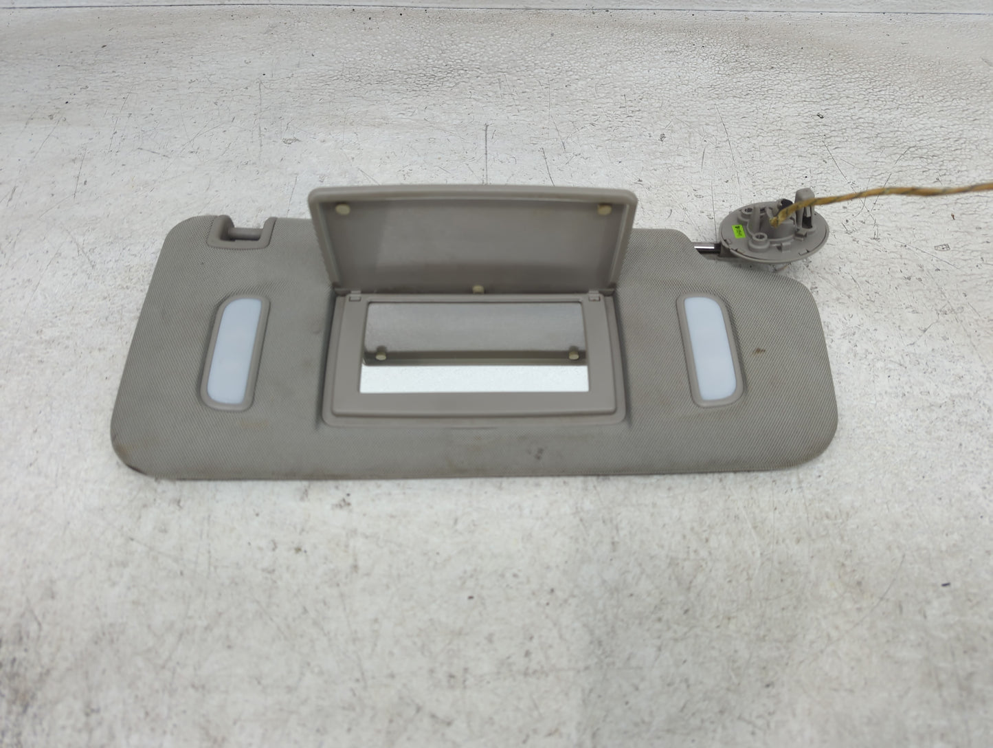 2010-2017 Chevrolet Equinox Sun Visor Shade Replacement Passenger Right Mirror Fits Fits 2010 2011 2012 2013 2014 2015 2016 