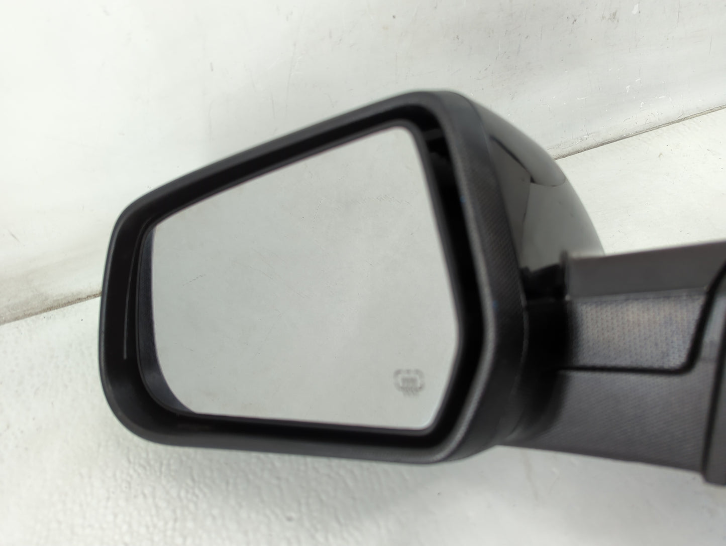 2015-2017 Chevrolet Equinox Driver Side View Mirror - Left Door Mirror OEM Used - Oemusedautoparts1.com