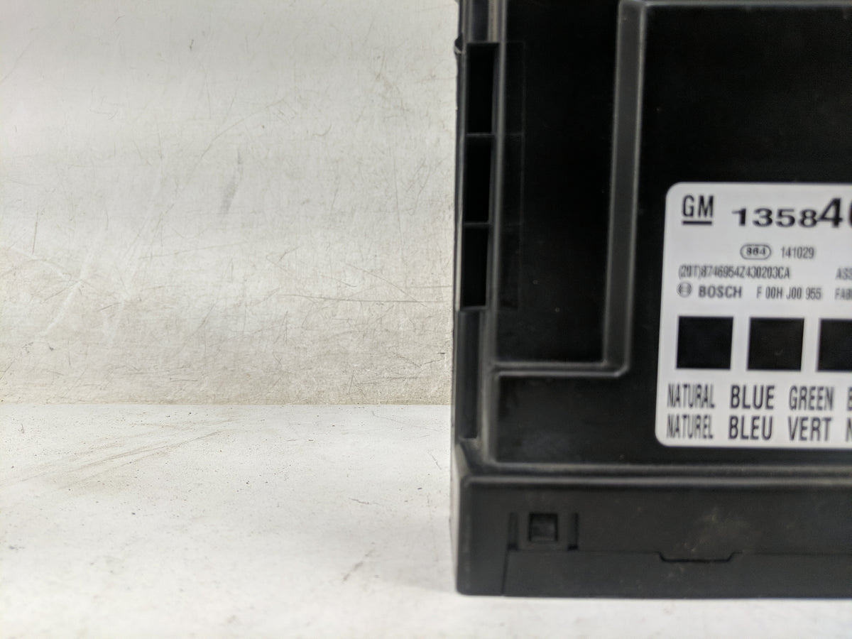 2014-2015 Chevrolet Equinox Body Control Module Bcm Inner Cabin Fuse Box 1135327 - Oemusedautoparts1.com