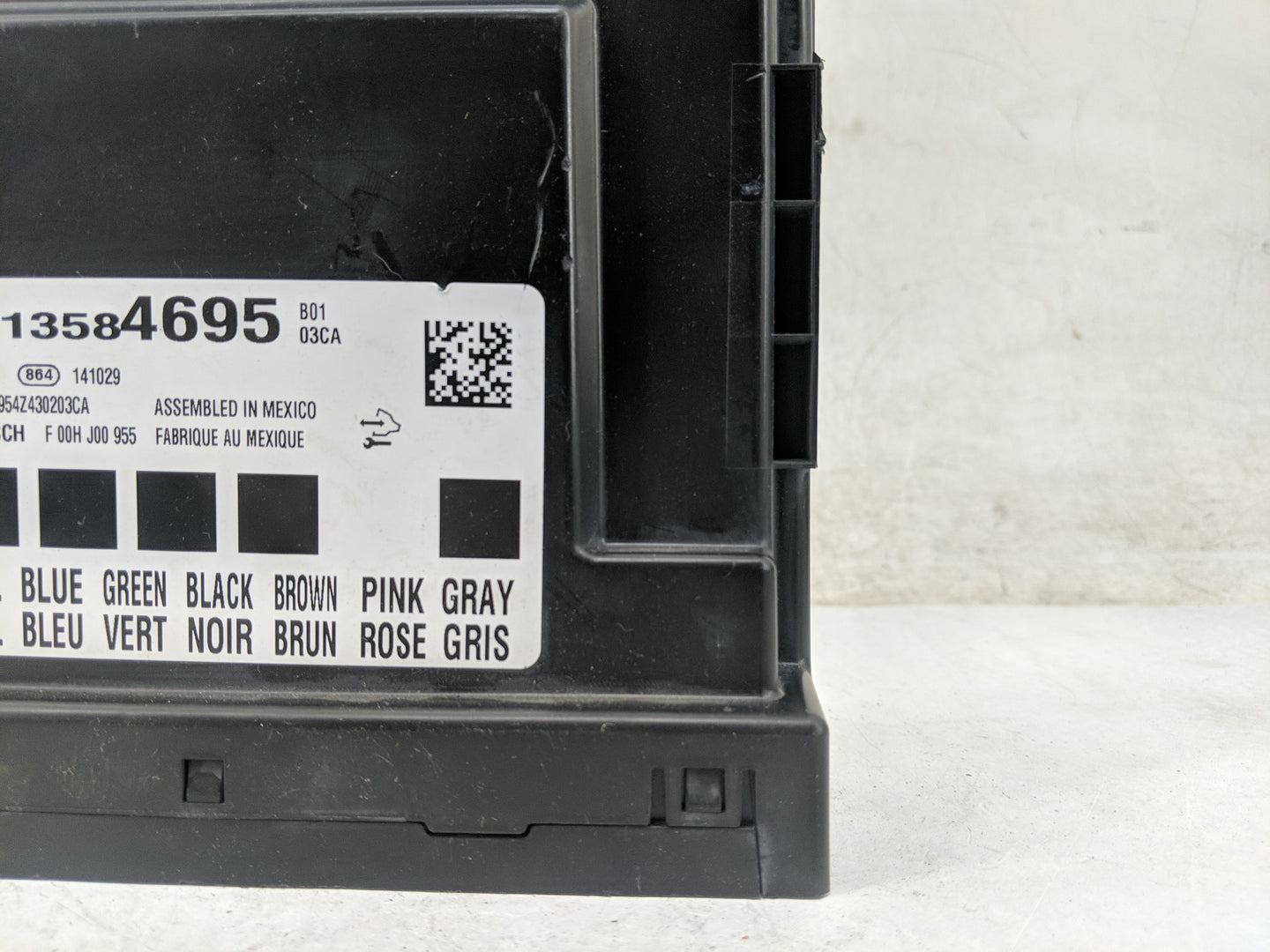 2014-2015 Chevrolet Equinox Body Control Module Bcm Inner Cabin Fuse Box 1135327 - Oemusedautoparts1.com