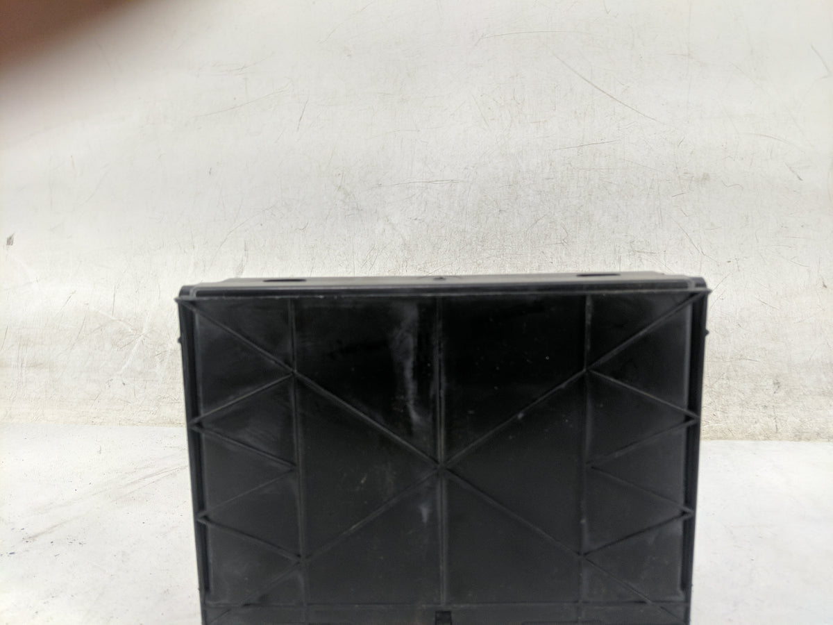 2014-2015 Chevrolet Equinox Body Control Module Bcm Inner Cabin Fuse Box 1135327 - Oemusedautoparts1.com