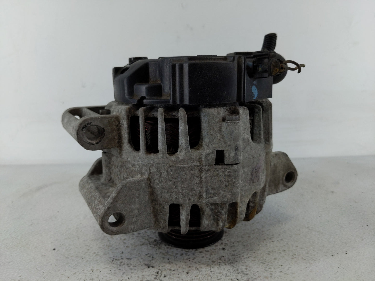 2010-2017 Chevrolet Equinox Alternator Replacement Generator Charging Assembly Engine OEM P/N:13588328 Fits OEM Used Auto Pa