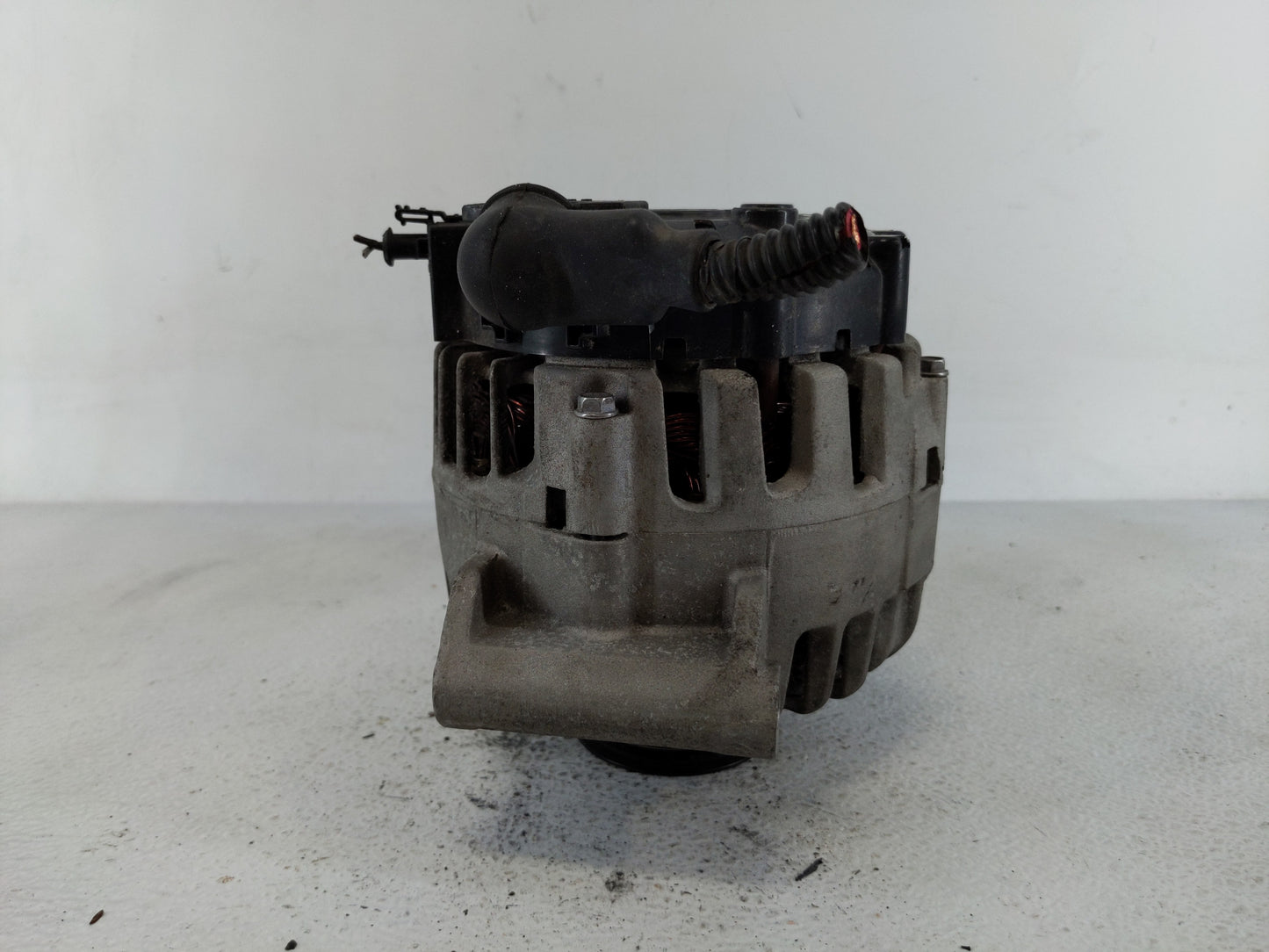 2010-2017 Chevrolet Equinox Alternator Replacement Generator Charging Assembly Engine OEM P/N:13588328 Fits OEM Used Auto Pa