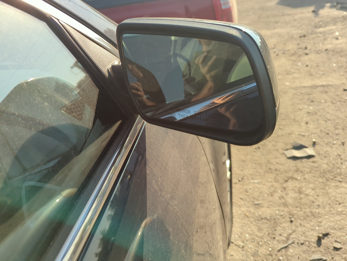 2015 Chevrolet Equinox Front Right Passenger Interior Door Panel Trim 1160969 - Oemusedautoparts1.com