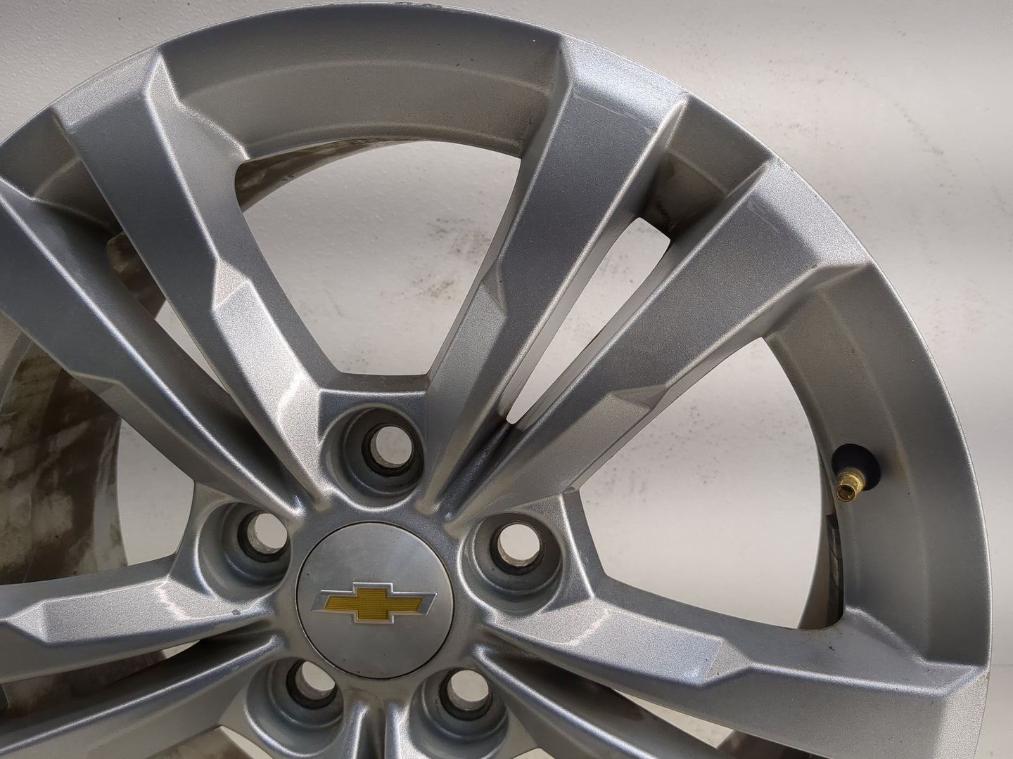 2010-2017 Chevrolet Equinox Oem Wheel Rim 1172471 - Oemusedautoparts1.com