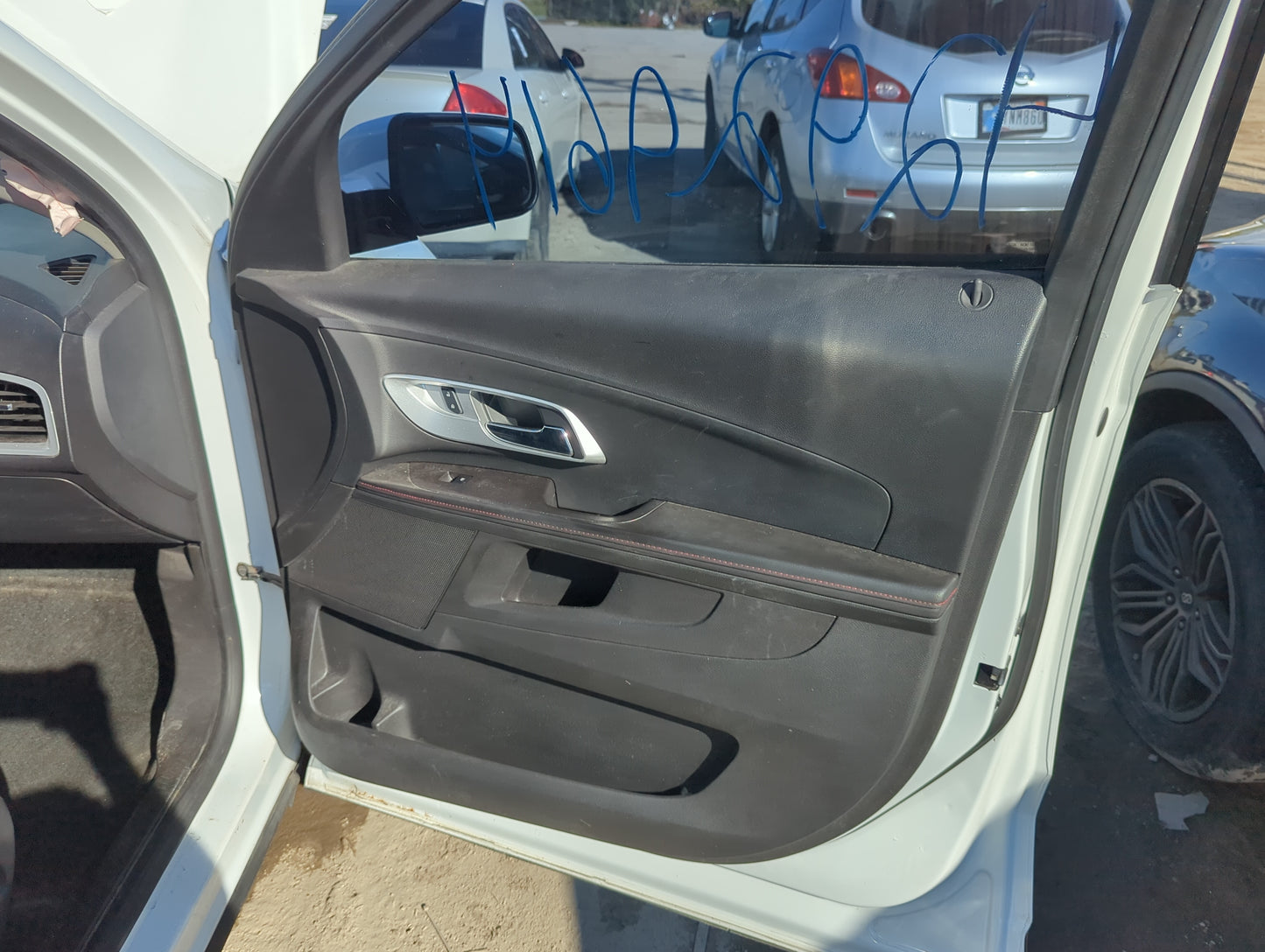 2015 Chevrolet Equinox Front Right Passenger Interior Door Panel Trim 1174833 - Oemusedautoparts1.com