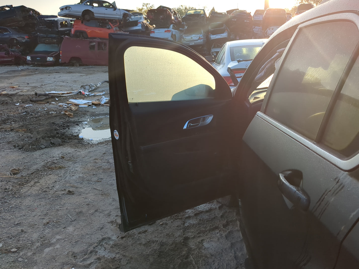 2012-2017 Chevrolet Equinox Driver Front Door Oem 1175020 - Oemusedautoparts1.com