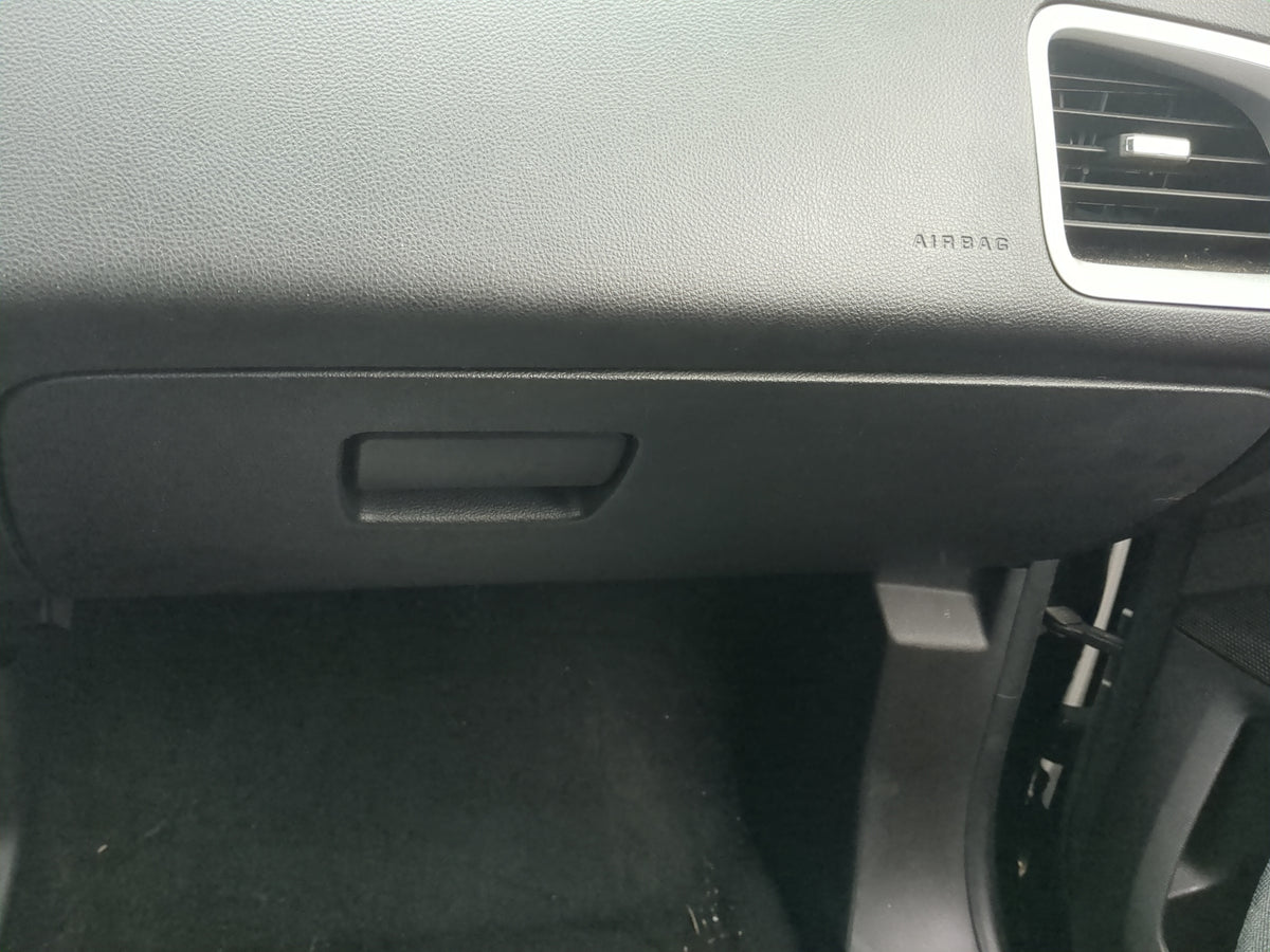2015 Chevrolet Equinox Passenger Glove Box Door Storage Compartment 1175091 - Oemusedautoparts1.com