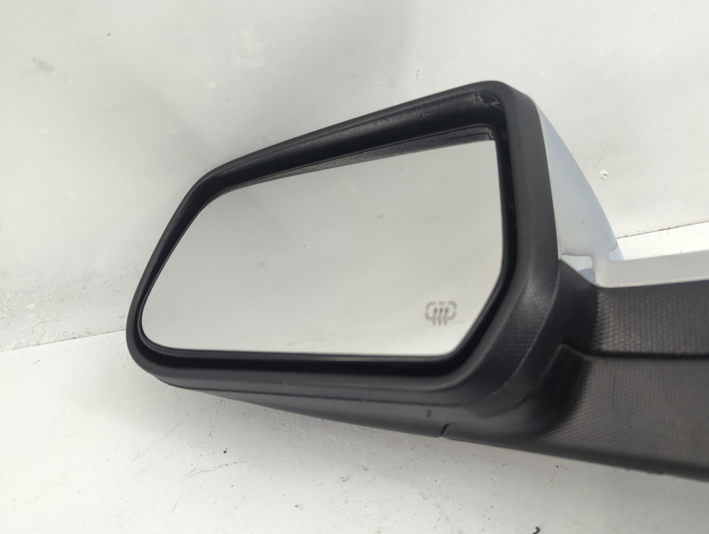 2015-2017 Chevrolet Equinox Driver Side View Mirror - Left Door Mirror OEM Used - Oemusedautoparts1.com