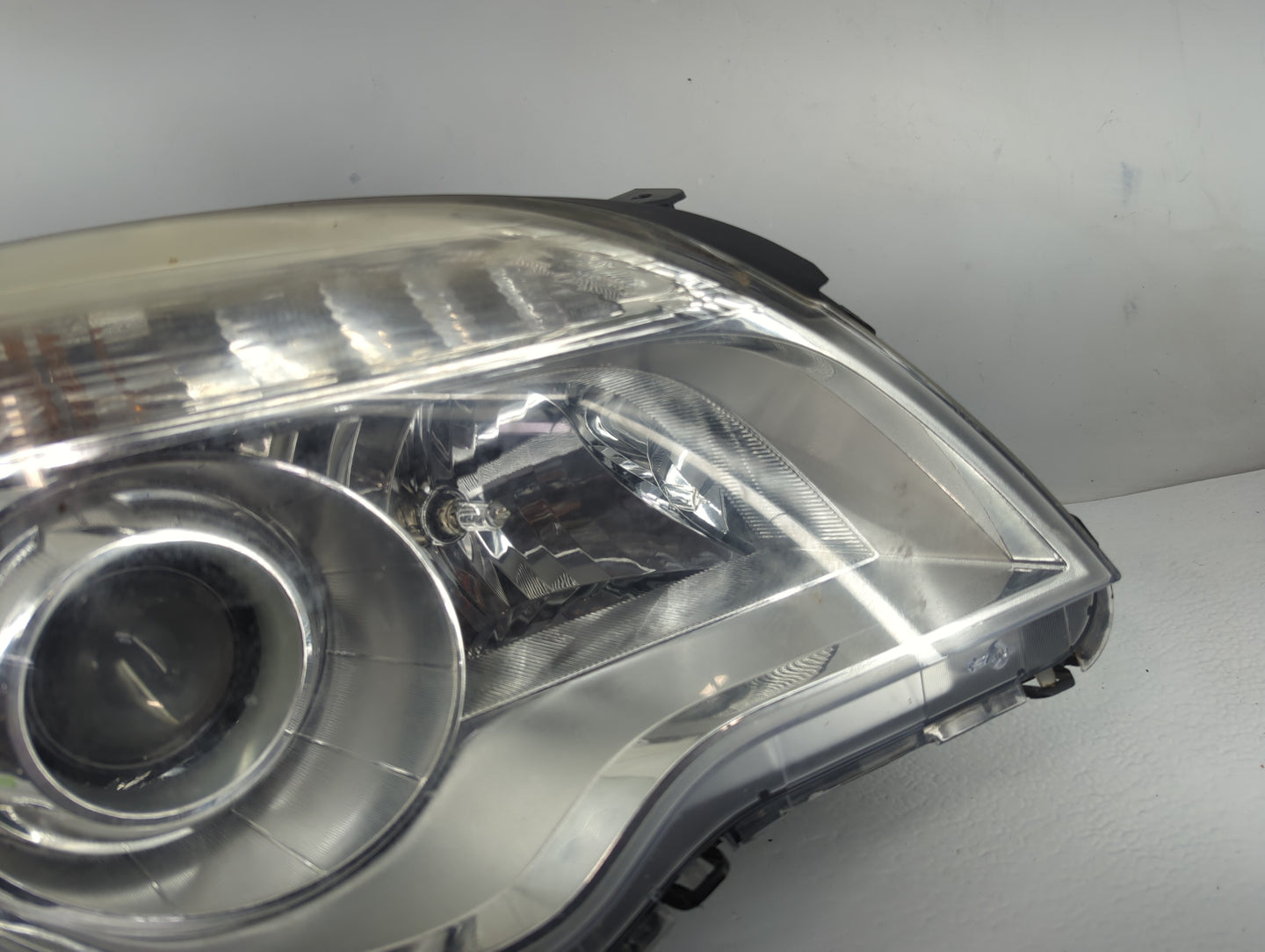 2010 Chevrolet Equinox Passenger Right Oem Head Light Headlight Lamp - Oemusedautoparts1.com
