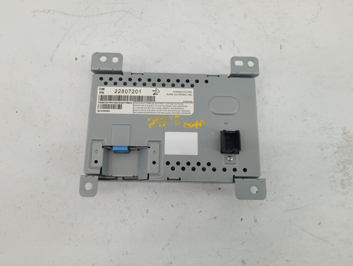 2015 Chevrolet Equinox Radio AM FM Cd Player Receiver Replacement P/N:22807201 Fits 2014 2016 2017 OEM Used Auto Parts - Oem