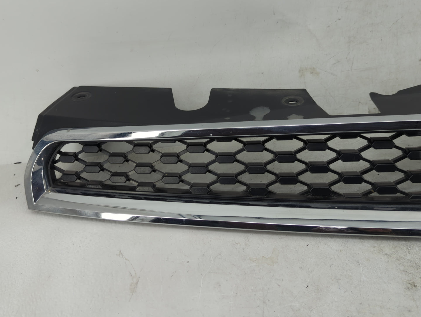 2010-2015 Chevrolet Equinox Front Grille Bumper Not Included - Oemusedautoparts1.com