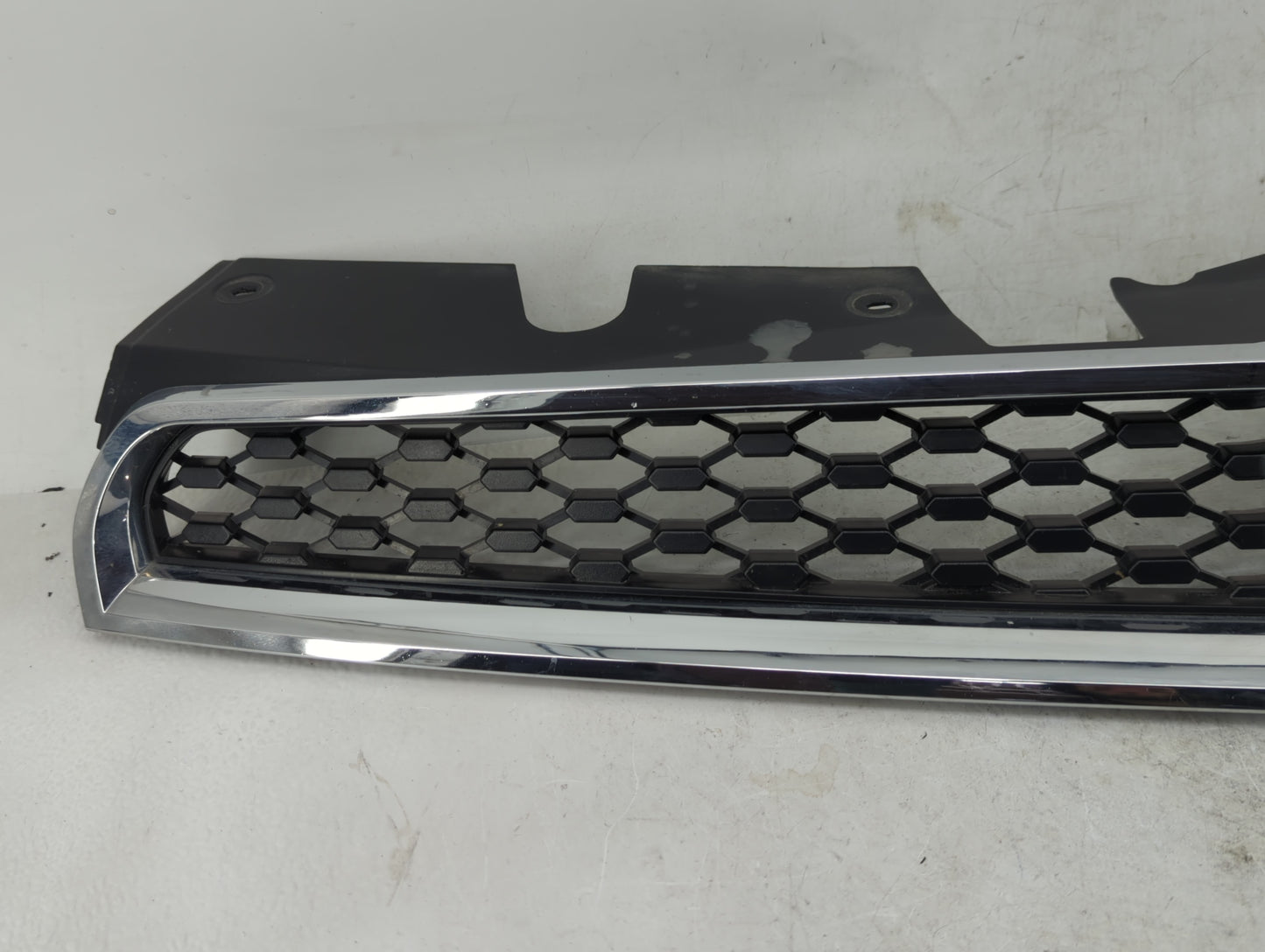 2010-2015 Chevrolet Equinox Front Grille Bumper Not Included - Oemusedautoparts1.com
