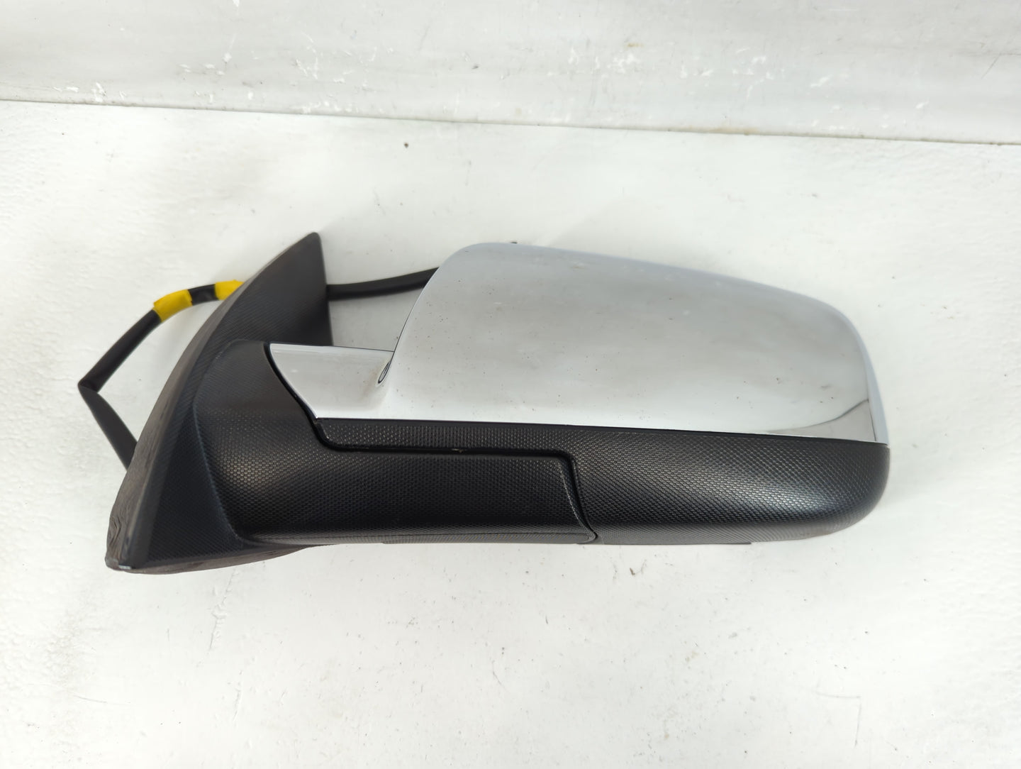 2015 Chevrolet Equinox Side Mirror Replacement Driver Left View Door Mirror Fits OEM Used Auto Parts - Oemusedautoparts1.com