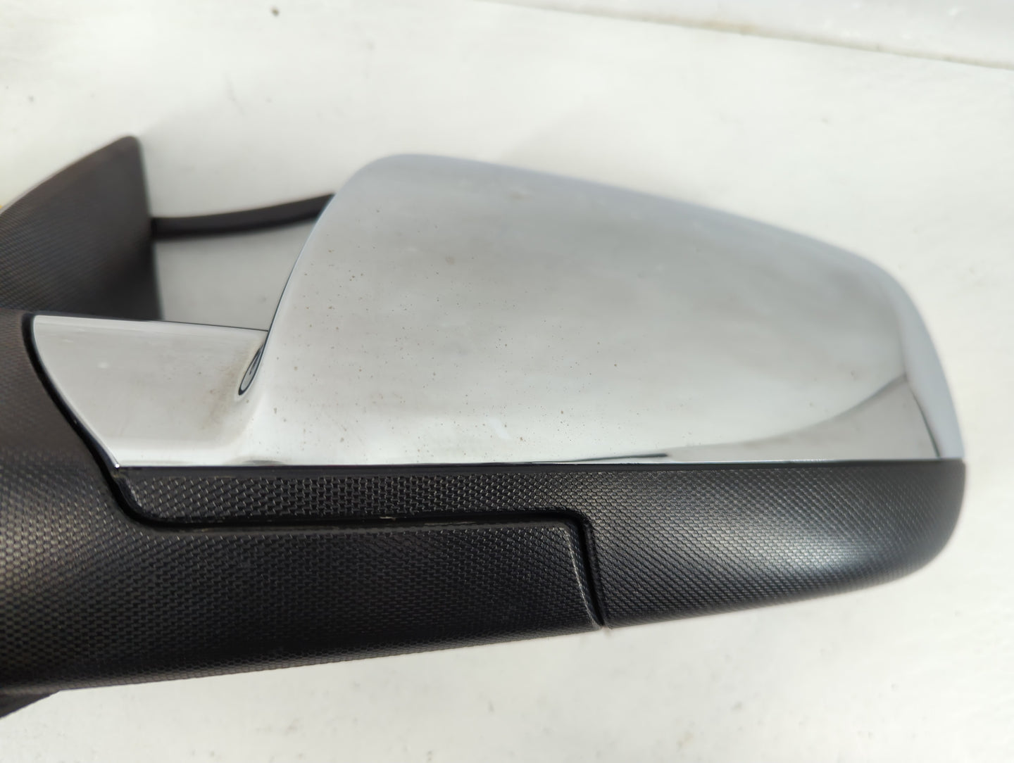 2015 Chevrolet Equinox Side Mirror Replacement Driver Left View Door Mirror Fits OEM Used Auto Parts - Oemusedautoparts1.com