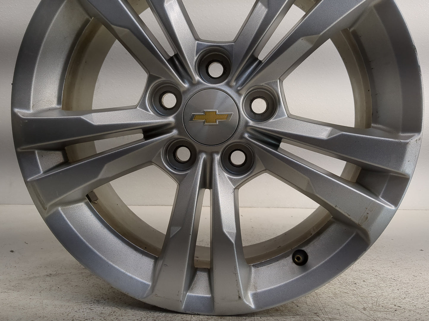2010-2017 Chevrolet Equinox Oem Wheel Rim 1247588 - Oemusedautoparts1.com