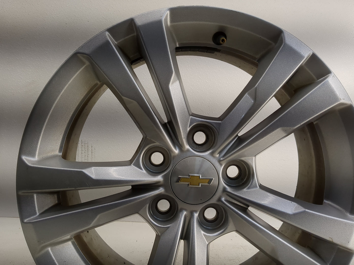 2010-2017 Chevrolet Equinox Oem Wheel Rim 1247590 - Oemusedautoparts1.com