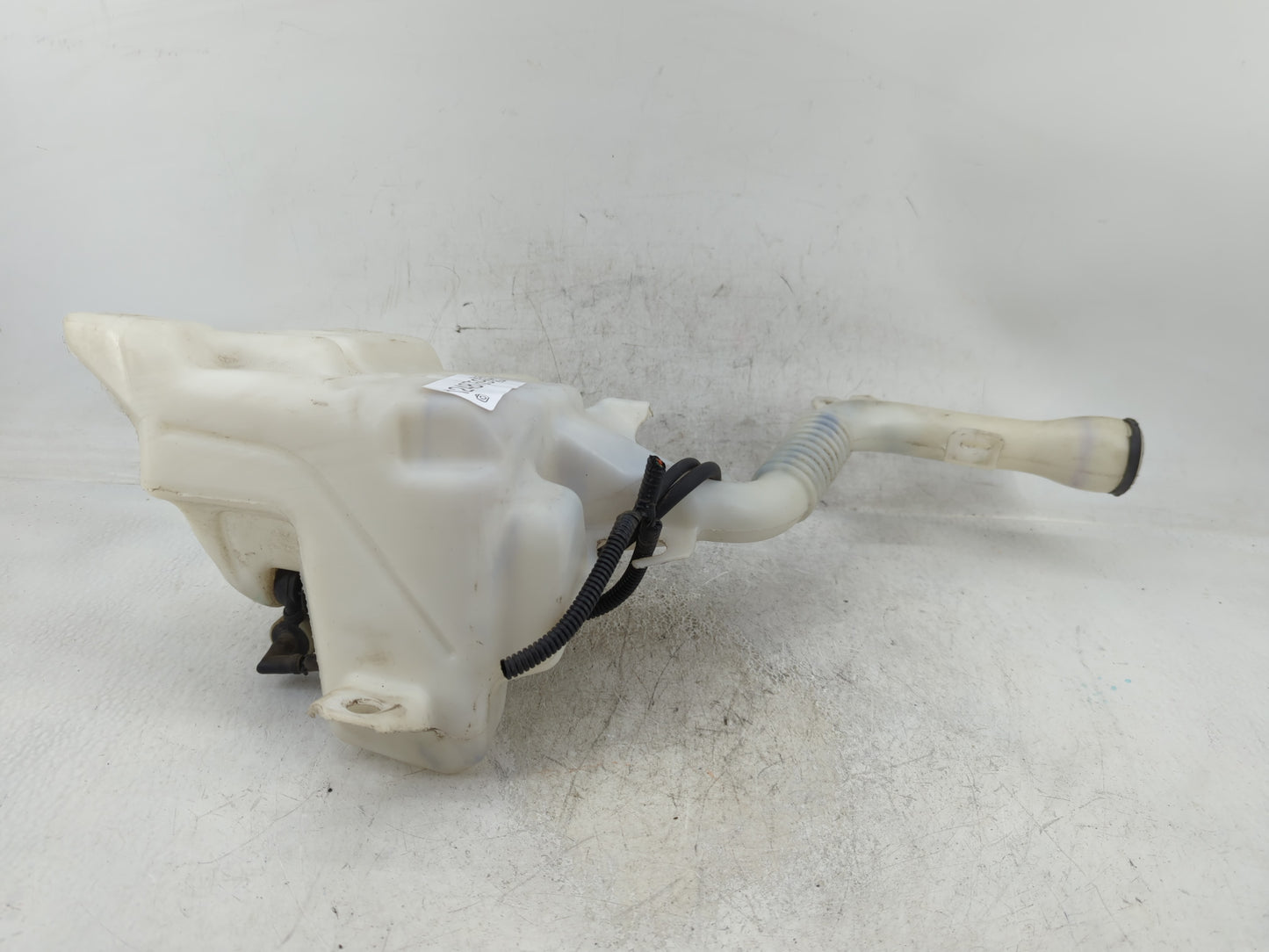 2010-2017 Chevrolet Equinox Windshield Washer Fluid Reservoir Bottle Oem - Oemusedautoparts1.com