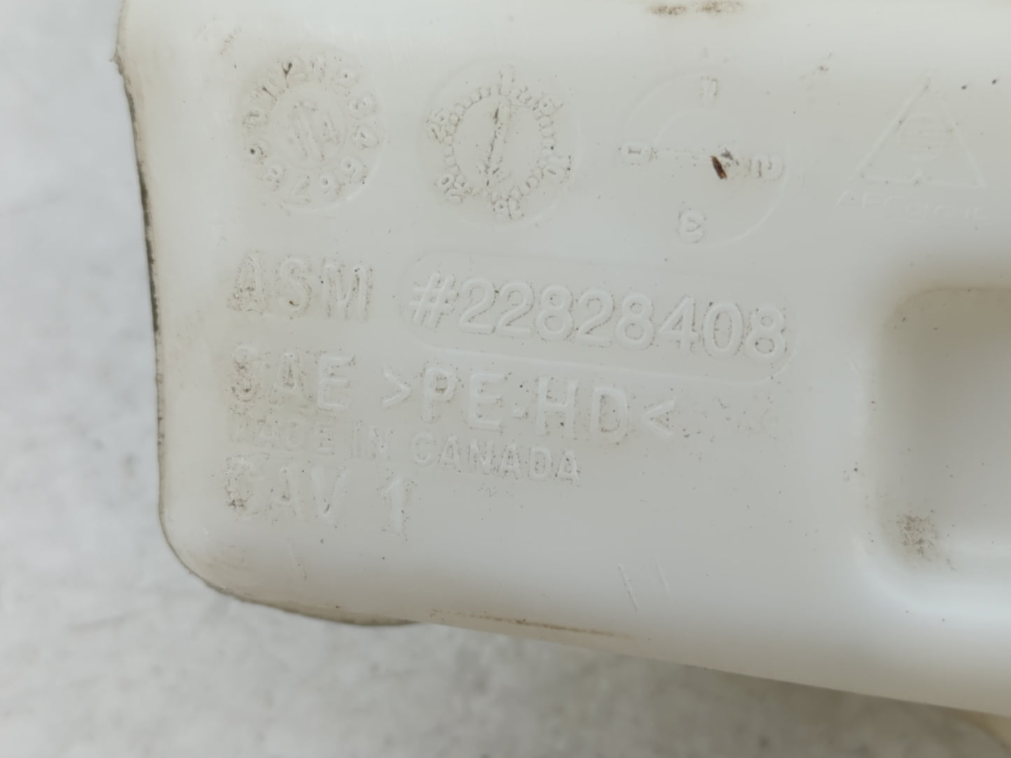 2010-2017 Chevrolet Equinox Windshield Washer Fluid Reservoir Bottle Oem - Oemusedautoparts1.com
