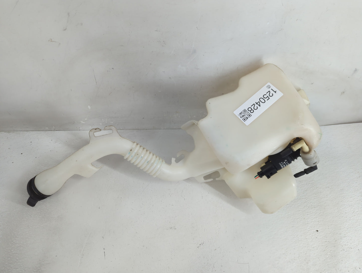 2010-2017 Chevrolet Equinox Windshield Washer Fluid Reservoir Bottle Oem - Oemusedautoparts1.com