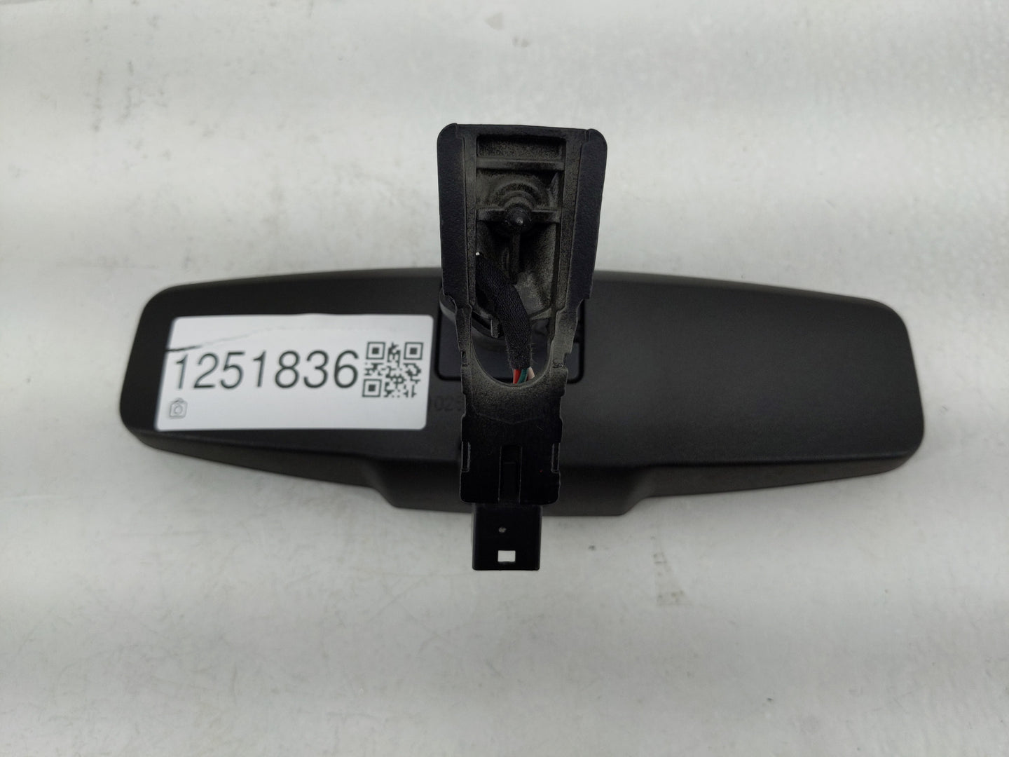 2010-2017 Chevrolet Equinox Interior Rear View Mirror Replacement OEM P/N:E11026392 Fits OEM Used Auto Parts - Oemusedautopa