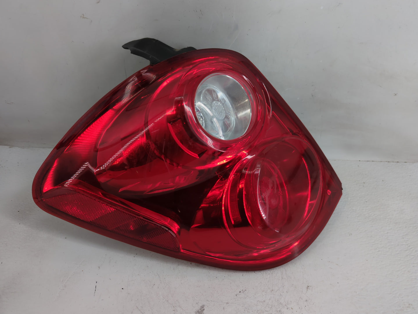 2010-2015 Chevrolet Equinox Tail Light Assembly Driver Left OEM P/N:30437423 GM547-B000L Fits Fits 2010 2011 2012 2013 2014 