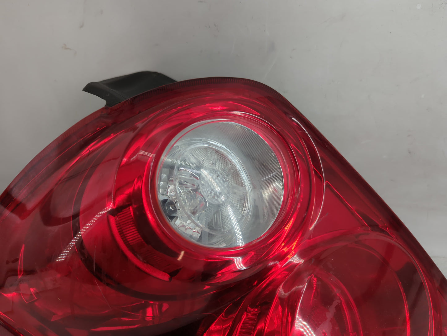 2010-2015 Chevrolet Equinox Tail Light Assembly Driver Left OEM P/N:30437423 GM547-B000L Fits Fits 2010 2011 2012 2013 2014 