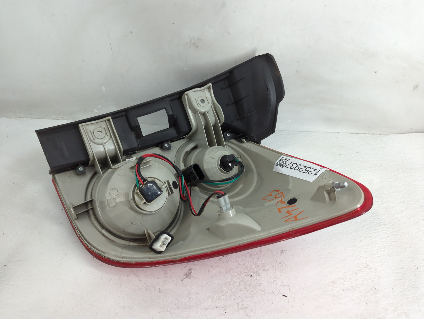 2010-2015 Chevrolet Equinox Tail Light Assembly Driver Left OEM P/N:30437423 GM547-B000L Fits Fits 2010 2011 2012 2013 2014 
